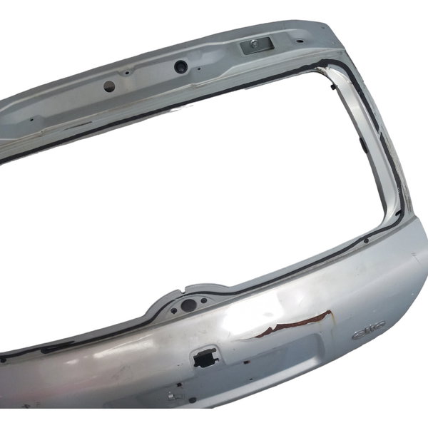 Tampa Traseira Renault Clio Detalhes