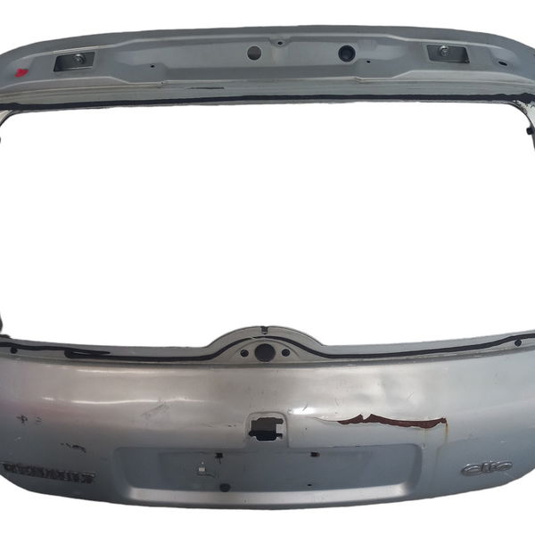 Tampa Traseira Renault Clio Detalhes