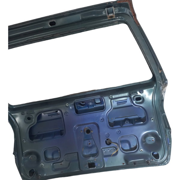 Tampa Traseira Fiat Palio Weekend  1998 Detalhes