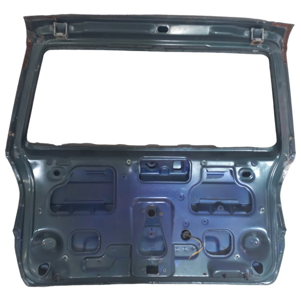 Tampa Traseira Fiat Palio Weekend  1998 Detalhes