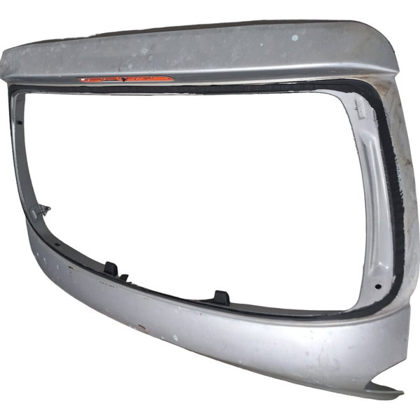 Tampa Traseira Porta Malas Peugeot 206 Detalhes