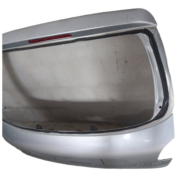 Tampa Traseira Peugeot 206 Detalhes