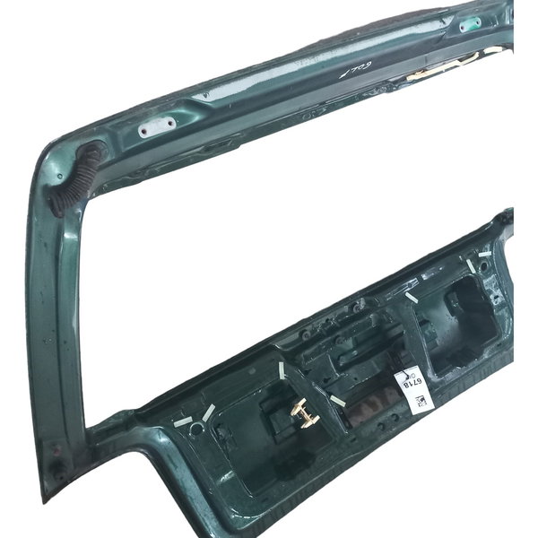 Tampa Traseira Volkswagen Golf Sapão 2000 Detalhes