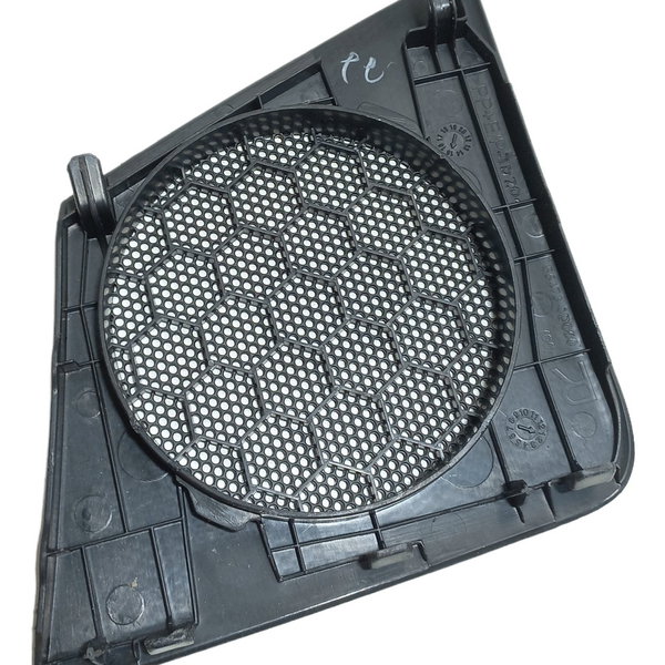 Moldura Tela Alto Falante Lado Direito Toyota Etios 2017