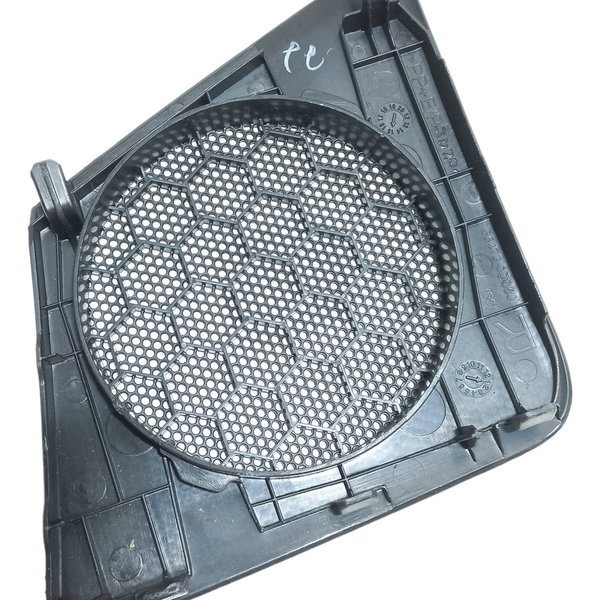 Moldura Tela Alto Falante Lado Direito Toyota Etios 2017