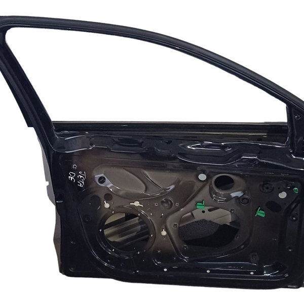 Porta Dianteira Esquerda Volkswagen Jetta 2009 Detalhes  Dianteira Esquerdo Preto