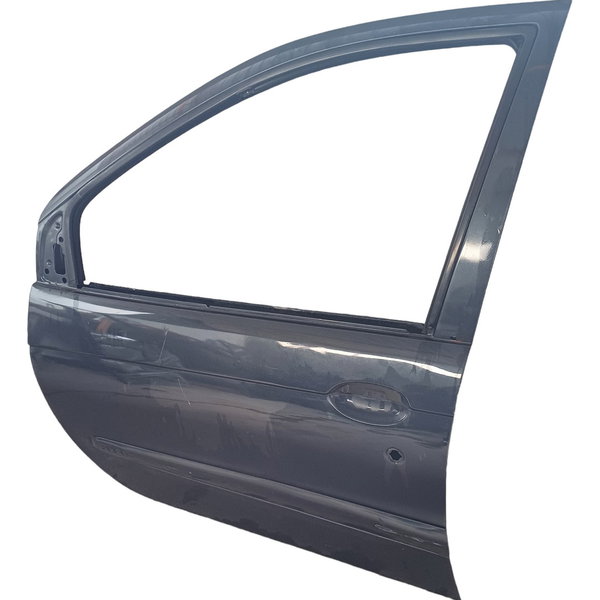 Porta Dianteira Esquerda Renault Scenic Detalhes Dianteira Esquerdo Cinza