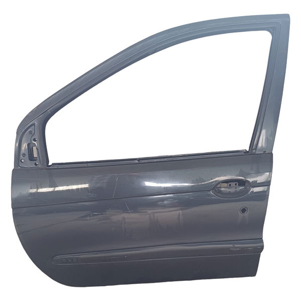 Porta Dianteira Esquerda Renault Scenic Detalhes Dianteira Esquerdo Cinza