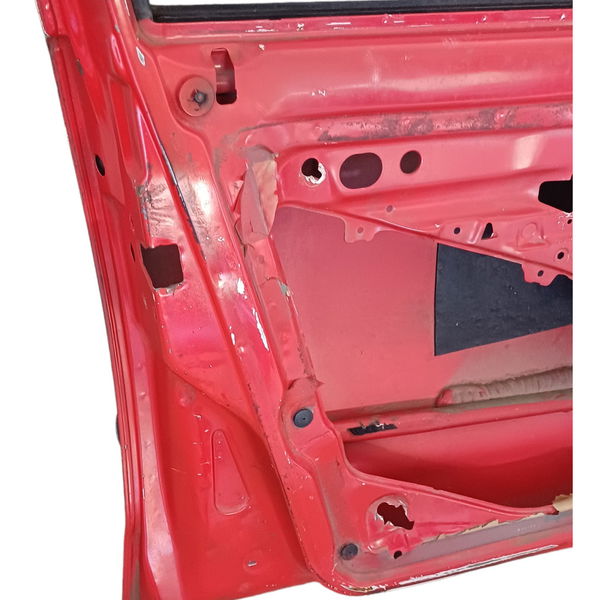 Porta Dianteira Esquerda Volkswagen Polo Van 1998 Detalhes  Dianteira Esquerdo Vermelha