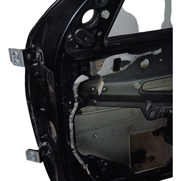 Porta Dianteira Direita Peugeot 206 2004 Detalhes