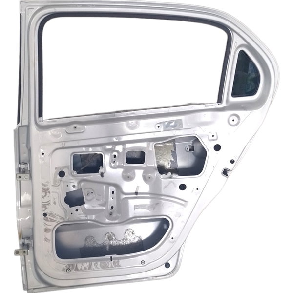 Porta Traseira Direita Volkswagen Gol G7 Detalhes  Traseira Direito Prata
