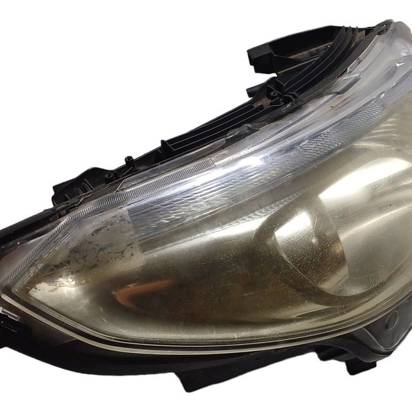 Farol Direito Peugeot 2008 2018 Detalhes