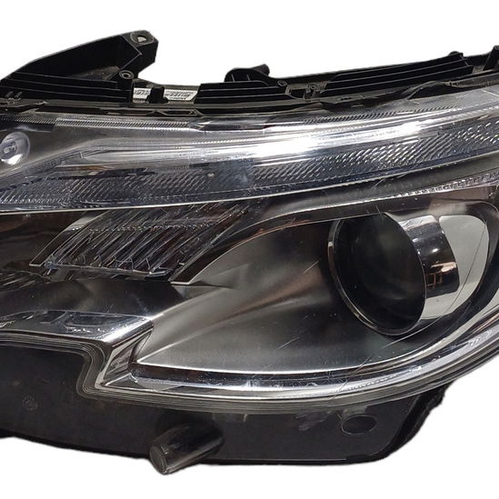 Farol Esquerdo Peugeot 2008 2018 Detalhes