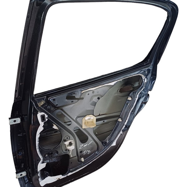Porta Traseira Direita Peugeot 207 Detalhes