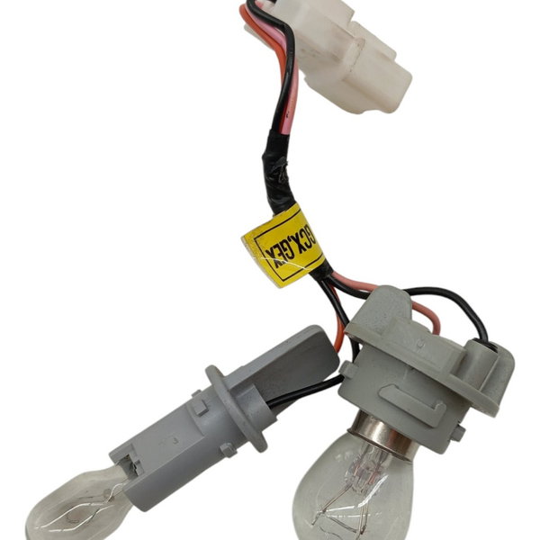 Chicote Lanterna Tampa Porta Malas Esq Kia Sorento 2.4 2015