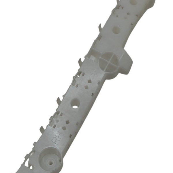 Suporte Guia Parachoque Traseiro Direito Nissan Kicks 2020