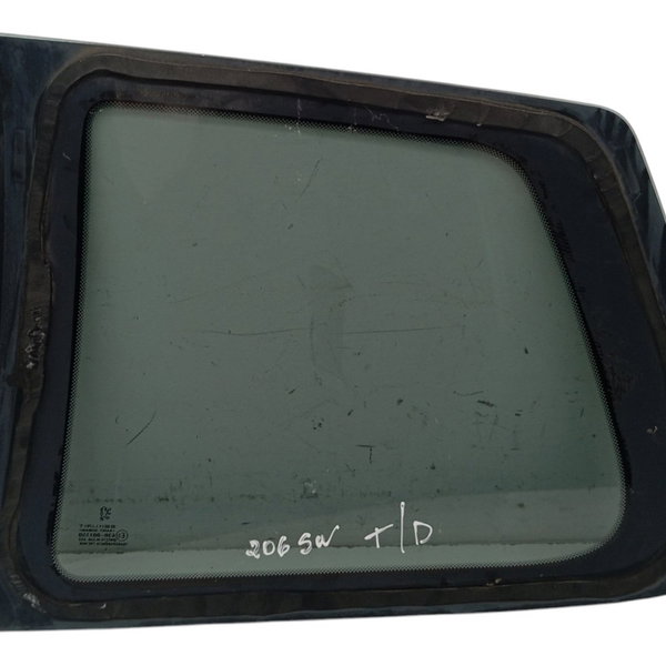 Vidro Fixo Traseiro Direito Peugeot 206 Sw 1.4 2002 2003 04