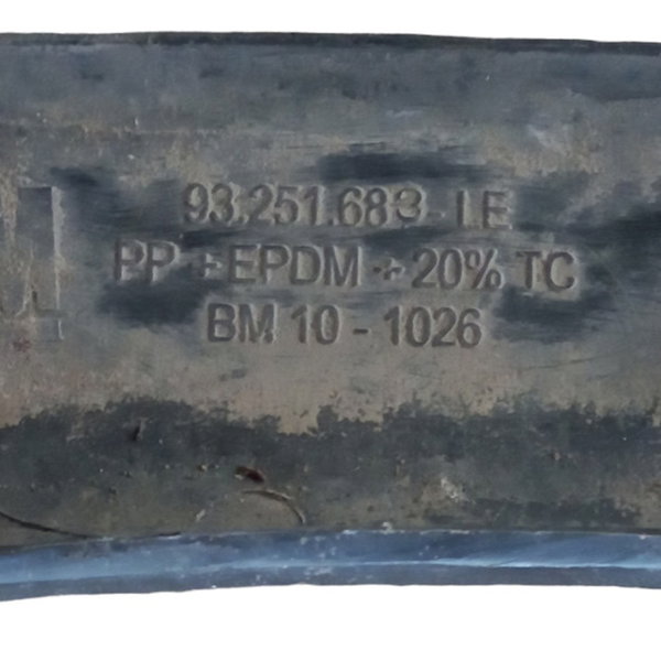 Moldura Paralama Dianteira Esquerdo Chevrolet Corsa 2006