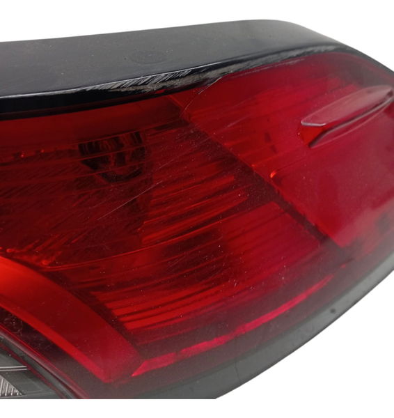 Lanterna Traseira Direita Toyota Corolla Cross 2023 Detalhes
