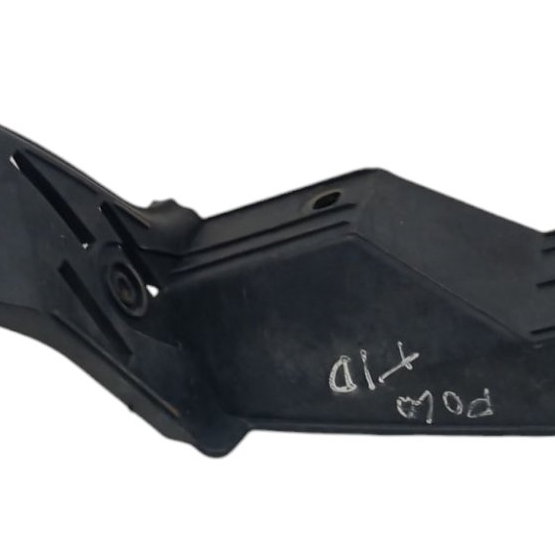 Guia Parachoque Traseiro Direito Volkswagen Polo 2004 2005