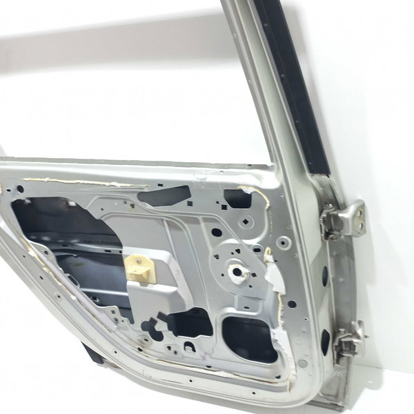 Porta Traseira Esquerda Peugeot 307 Sw  Detalhes Traseira Esquerdo Q