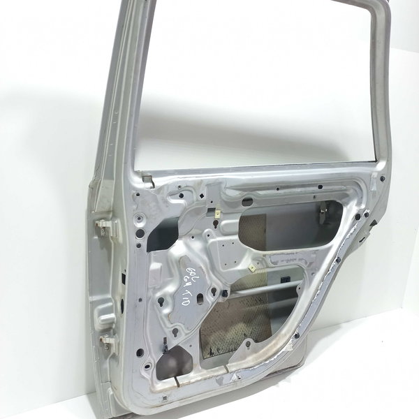 Porta Traseira Direita Volkswagen Gol G4 Detalhes Traseira Direito Qq