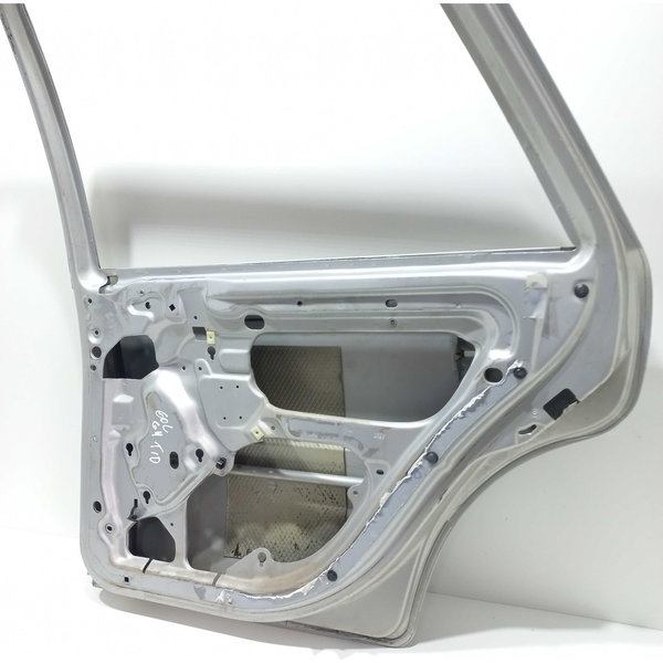 Porta Traseira Direita Volkswagen Gol G4 Detalhes Traseira Direito Qq