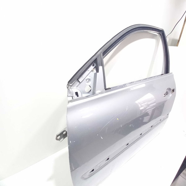 Porta Dianteira Esquerda Renault Megane Detalhes Dianteira Esquerd9 Cinza