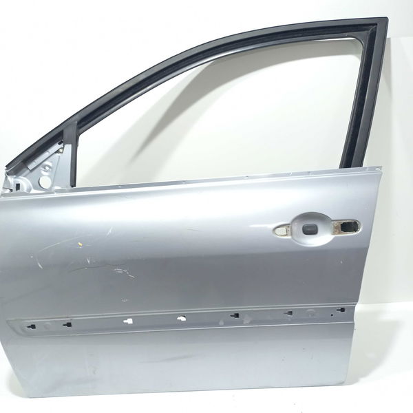 Porta Dianteira Esquerda Renault Megane Detalhes Dianteira Esquerd9 Cinza