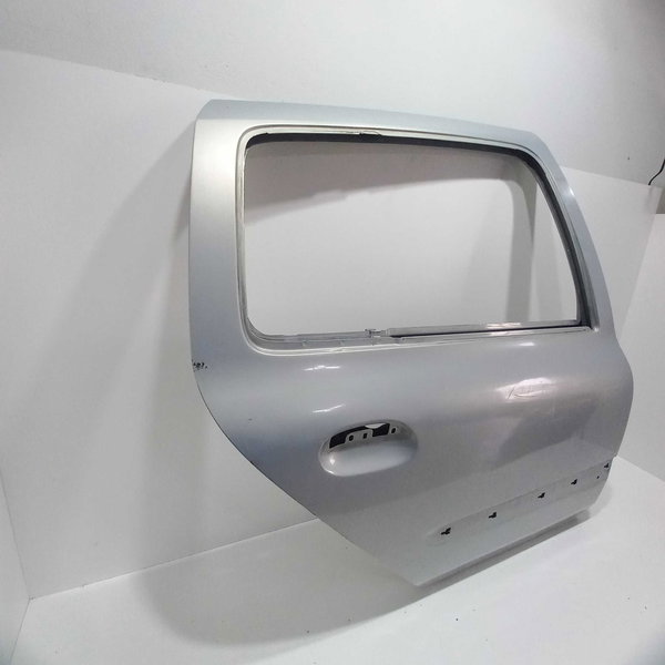 Porta Traseira Direita Renault Clio Detalhes  Traseira Direito Cinza