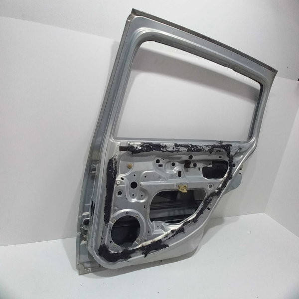 Porta Traseira Direita Renault Clio Detalhes  Traseira Direito Cinza