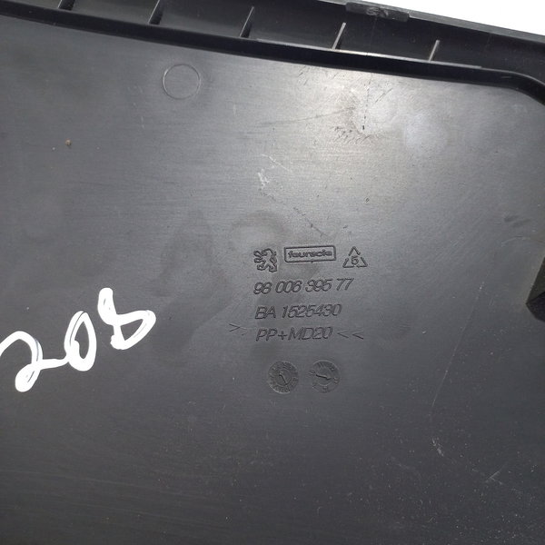 Acabamento Lateral Direito Do Console Peugeot 208 2014