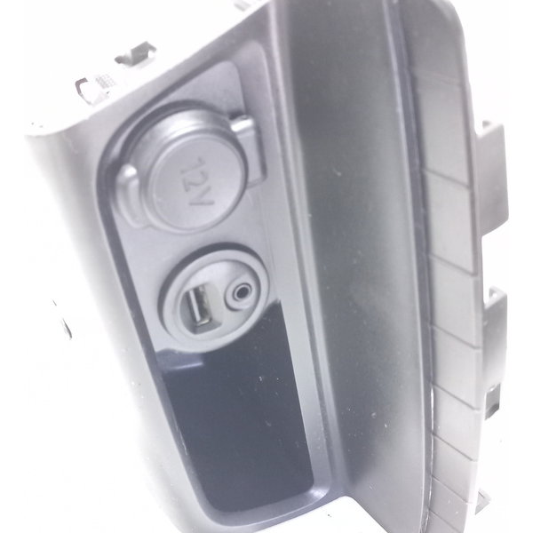 Moldura Painel Tomada 12v Acendedor Peugeot 208 2014 Preto