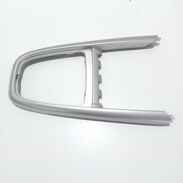 Moldura Console Central Câmbio Gm Onix 2019