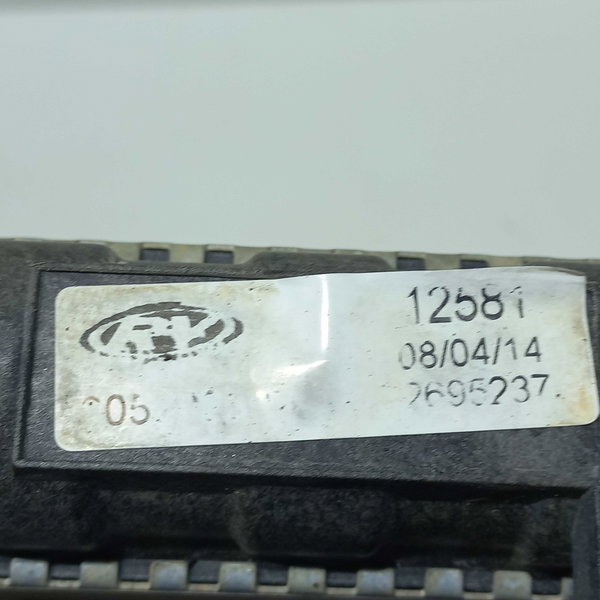 Radiador Agua Ford Fiesta S/ar 2005 06 07 08 09 10 11 12 13