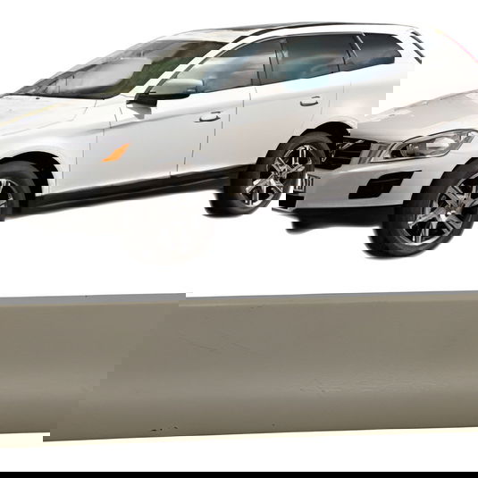 Soleira Porta Traseira Esquerda Volvo Xc60 T5 2012 Detalhe