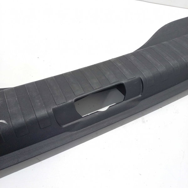Soleira Acabamento Porta Malas Peugeot 2008 Preto