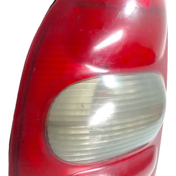 Lanterna Traseira Esquerda Gm Corsa  Esquerdo Vermelho