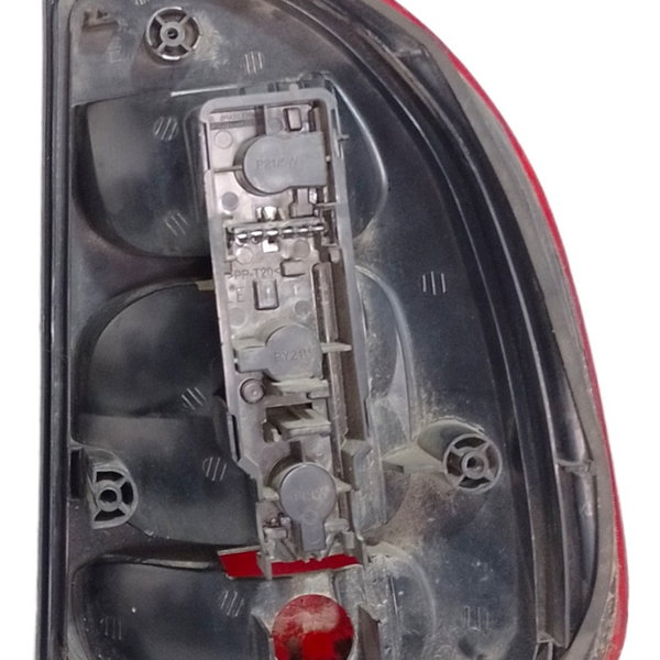 Lanterna Traseira Esquerda Gm Corsa  Esquerdo Vermelho