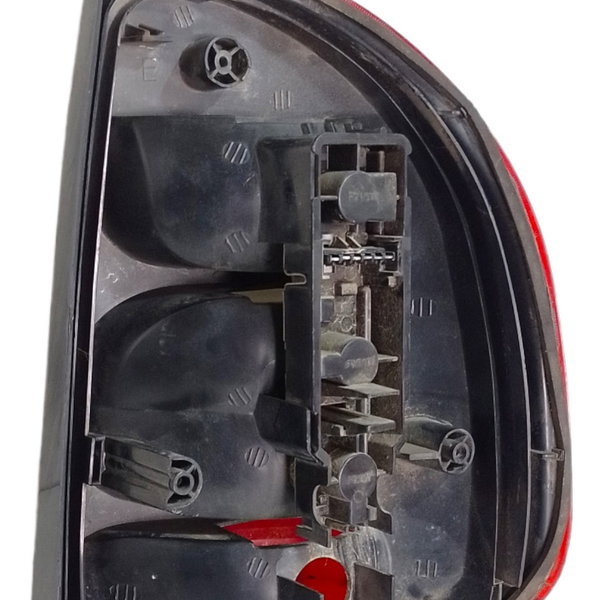 Lanterna Traseira Esquerda Gm Corsa  Esquerdo Vermelho