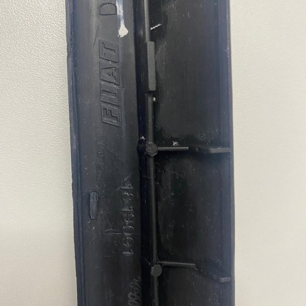 Soleira Porta Dianteira L.d Fiat Uno Orig 1819091 Preto