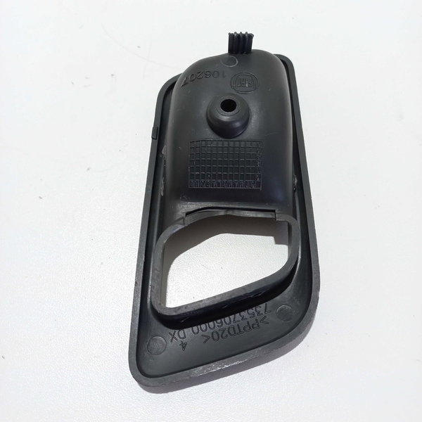Moldura Maçaneta Interna Direita Fiat Siena 2011