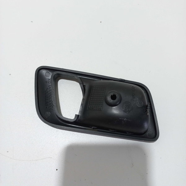 Moldura Maçaneta Interna Lado Direito Fiat Siena 2011 1.0