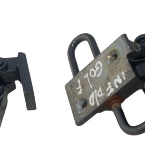 Dobradiça Porta Dianteira Direita Volkswagen Golf 2001