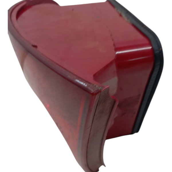 Lanterna Traseira Direita Fiat Siena 1.0 2008 2009 Detalhe Direito/passageiro