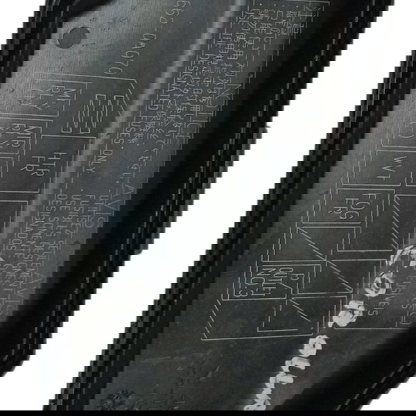 Tampa Caixa Fusivel Toyota Corolla Cross 2.0 2022 2023