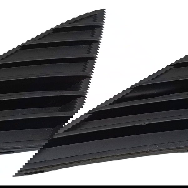 Grade Inferior Parachoque Direito Ford Focus 2015 Detalhe