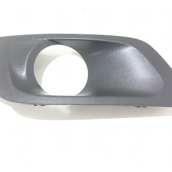 Moldura Farol Milha Lado Esquerdo Chevrolet Onix 2019 Preto Esquerdo