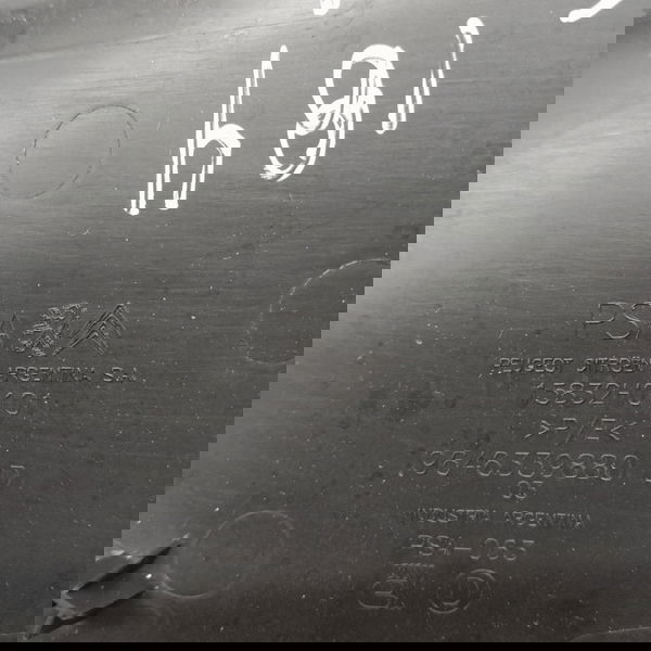 Acabamento Direito Painel Citroen C4 Hatch 2013 Detalhe