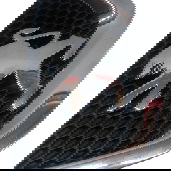 Emblema Parachoque Dianteiro Peugeot 307 Hatch 2010 Detalhe